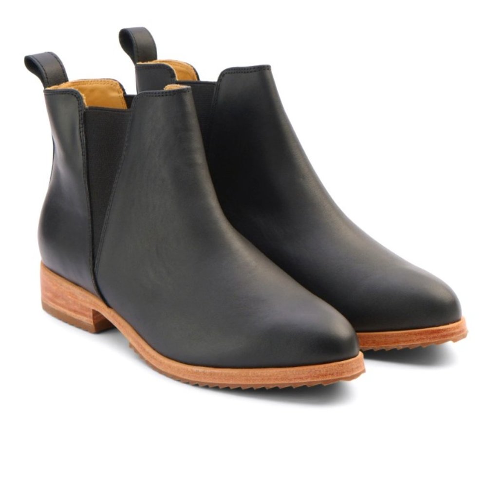 NWOT-Nisolo Classic Leather Chelsea Boot in Black
